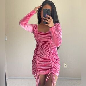 BIN#18 - Women’s M Velvet Pink Longsleeved Bodycon Mini Dress